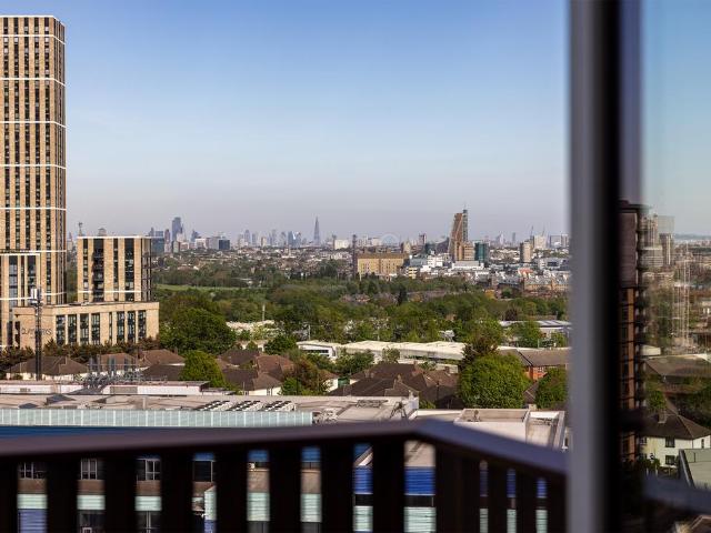 Flat for sale in London Borough of Ealing, Greater London