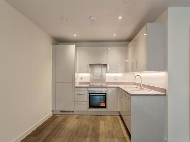 Flat for sale in Wealdstone, Greater London