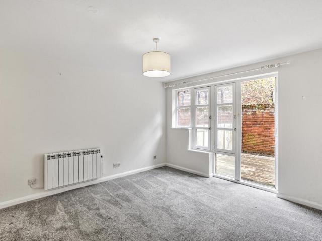 Flat for sale in Pimlico, Greater London