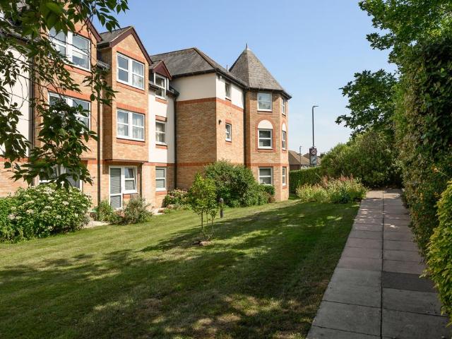 Flat for sale in London Borough of Merton, Greater London