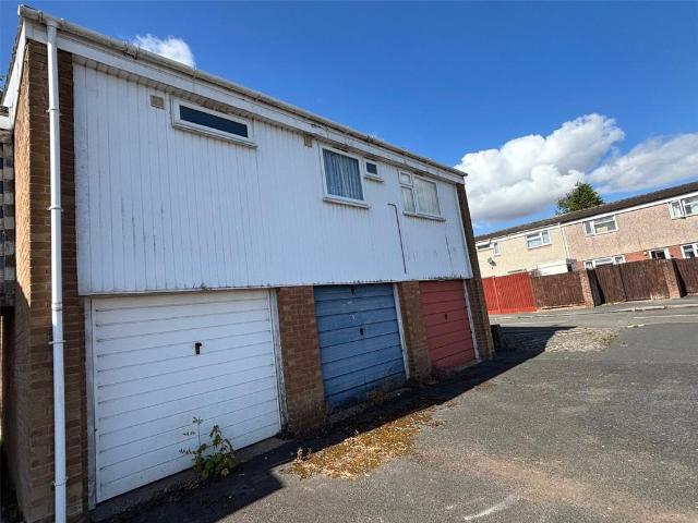 Flat for sale in Sutton Hill, Telford