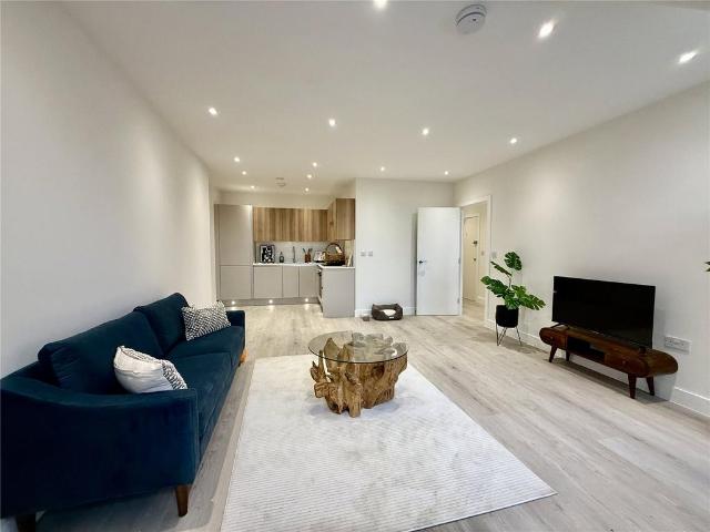 Flat for sale in Lunnon, Buckinghamshire