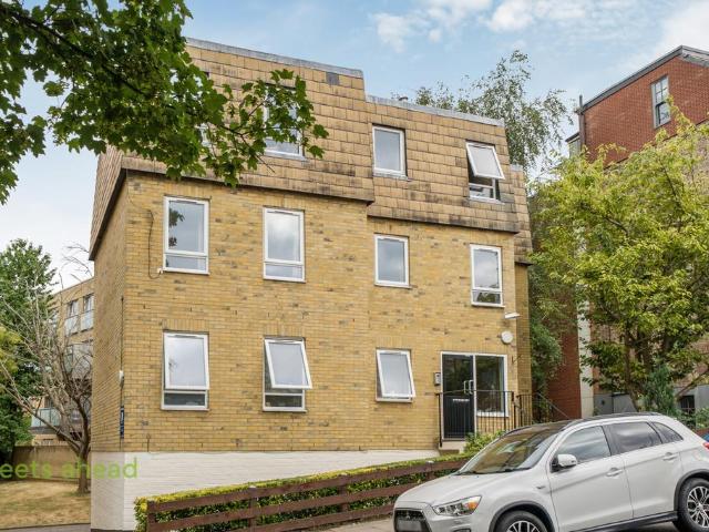 Flat for sale in Greater London