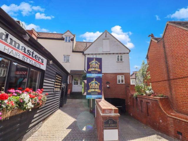 Flat for sale in South Benfleet, Essex