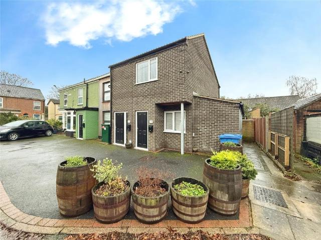 Flat for sale in Heigham Grove, East Bank