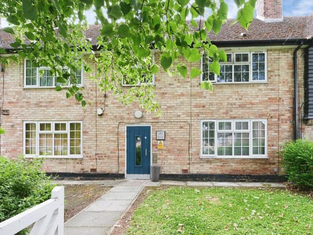 Flat for sale in Calderstones