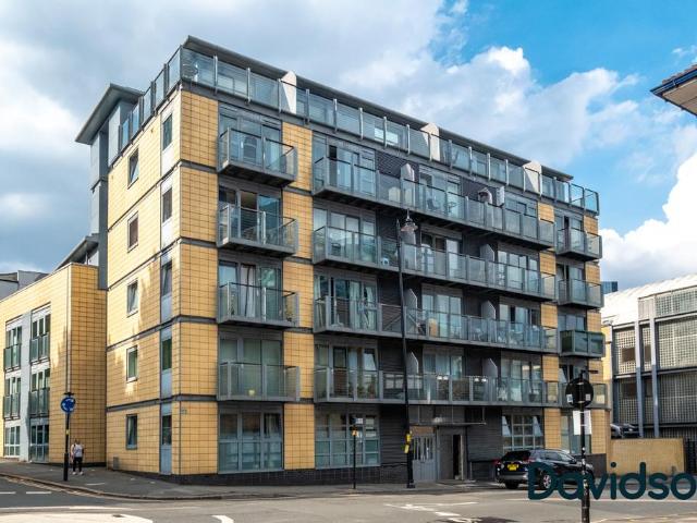 Flat for sale in Park Central, Birmingham