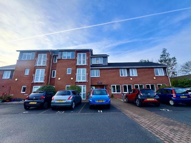 Flat for sale in Gillar's Green, Eccleston