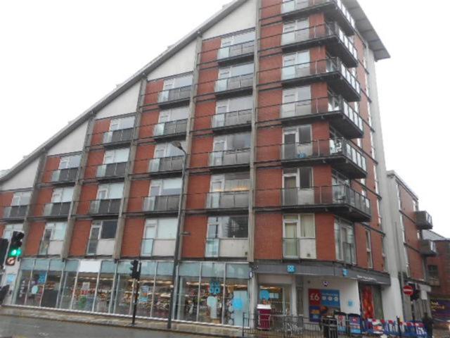 Flat for sale in West Yorkshire