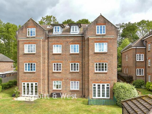 Flat for sale in Gatton, Red Hill