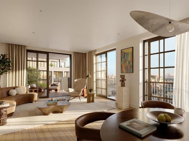 Flat for sale in Battersea, Greater London