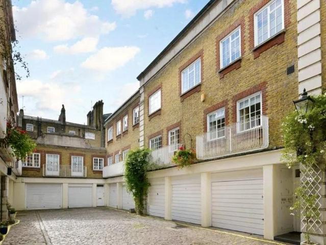 Flat for sale in East Marylebone, Marylebone