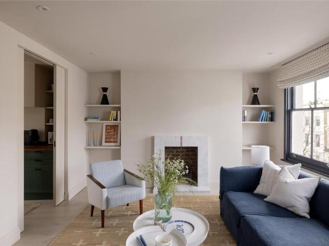 Flat for sale in North Kensington, Greater London