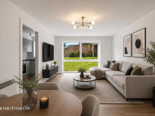 Flat for sale in London Borough of Croydon, Addiscombe