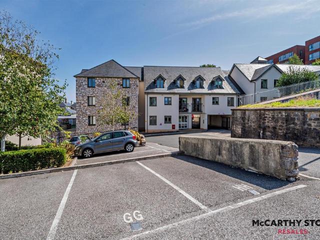 Flat for sale in Highweek, Bridford