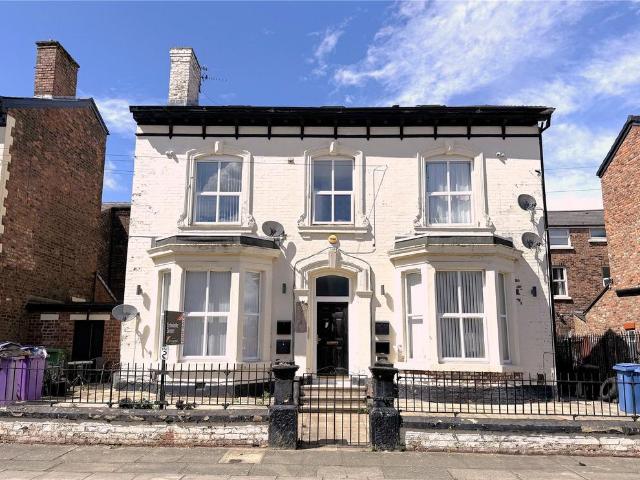 Flat for sale in Elm Park, Calderstones