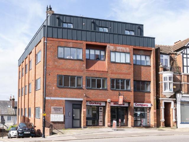 Flat for sale in Rose Hill, Pachesham Park