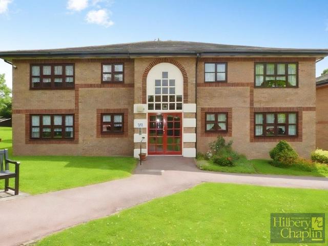 Flat for sale in Hornchurch, Greater London