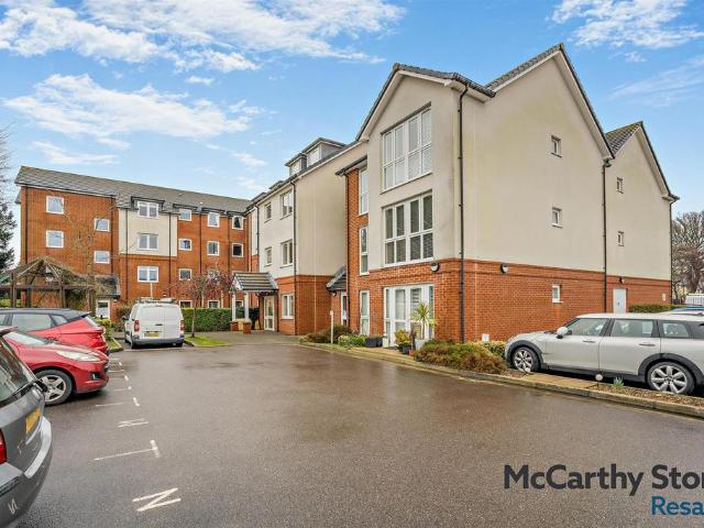 Flat for sale in Spring Vale, Hampshire