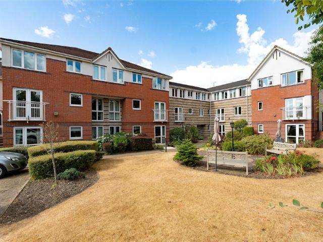 Flat for sale in Roundhay, West Yorkshire
