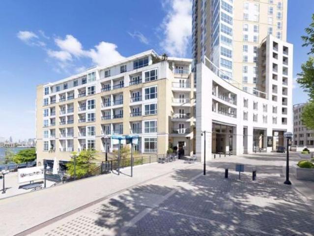 Flat for sale in Canary Wharf, Greater London