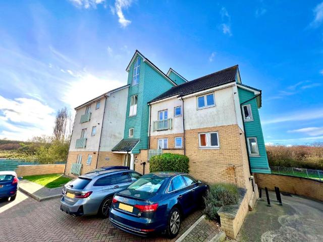 Flat for sale in St. Marys Island, Gillingham