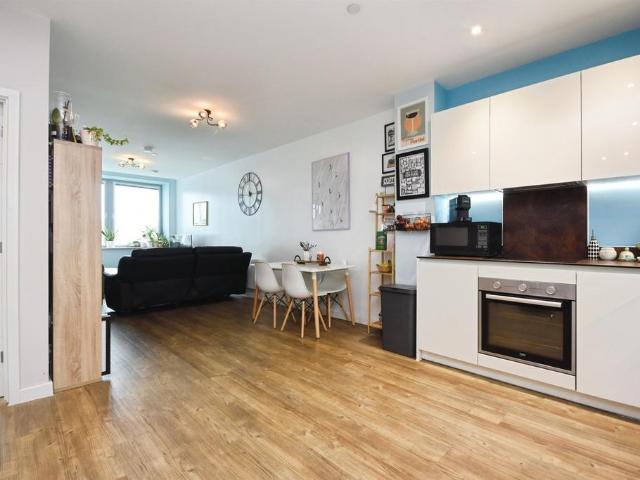 Flat for sale in Navestock Side, Essex