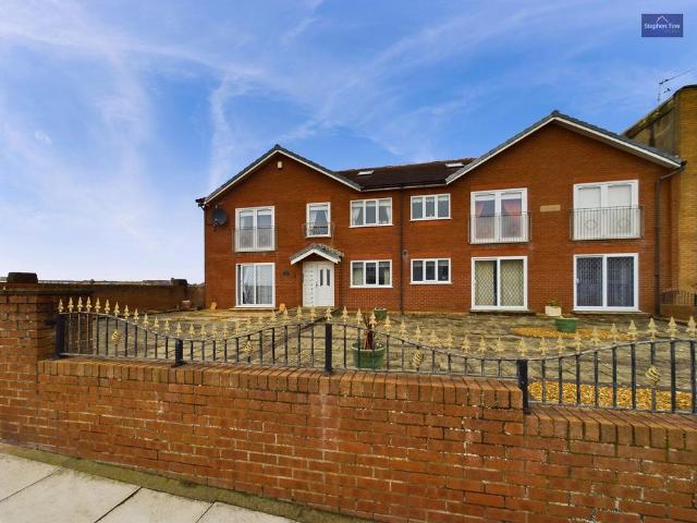 Flat for sale in Squires Gate, Blackpool