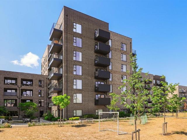 Flat for sale in Arbury, Cambridgeshire