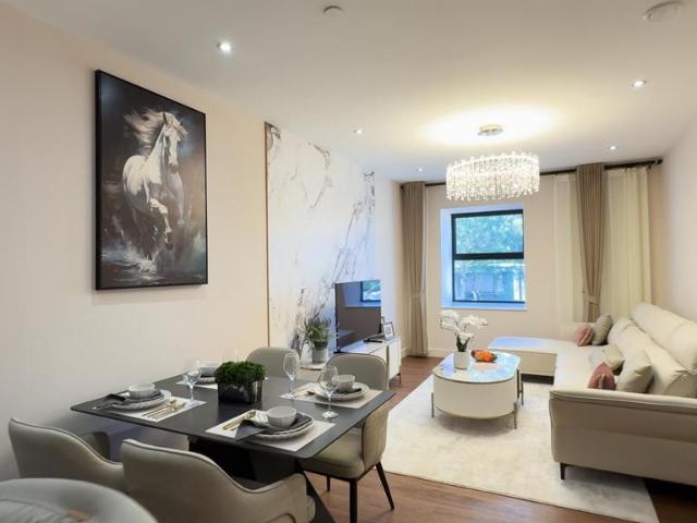 Flat for sale in Crossflatts, West Yorkshire