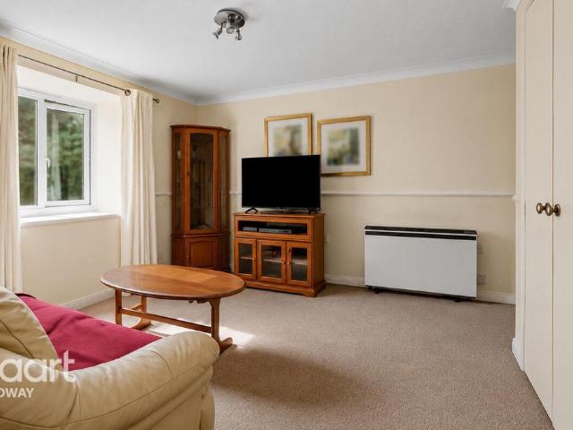 Flat for sale in Hoo St Werburgh
