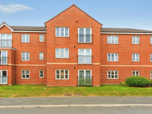 Flat for sale in Thorpe, West Yorkshire