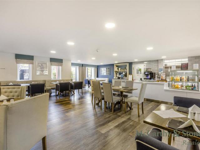 Flat for sale in Gloucester, Gloucestershire