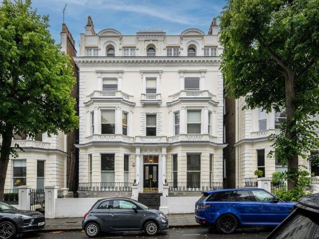 Flat for sale in Notting Hill, Greater London