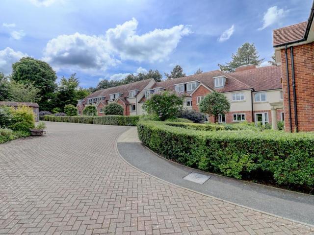 Flat for sale in Princes Risborough, Buckinghamshire