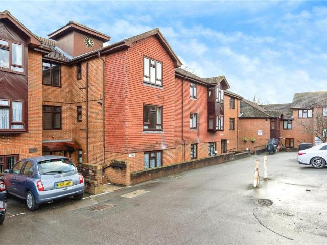 Flat for sale in Woodbridge Hill, Westborough