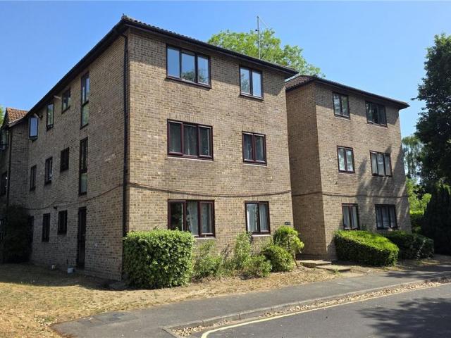 Flat for sale in Horsell, Woking