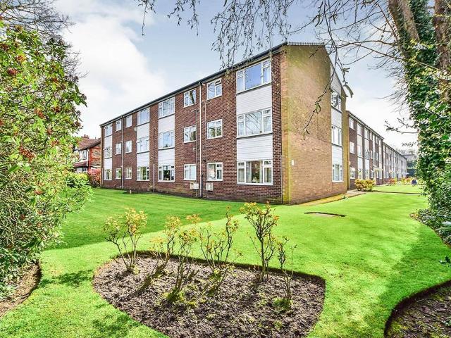 Flat for sale in Sale Moor, Trafford Park