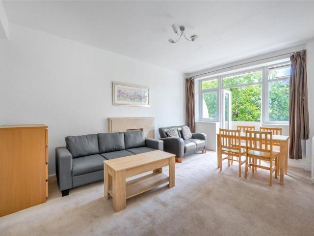 Flat for sale in St. John's Wood, Greater London