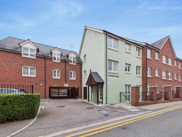 Flat for sale in King's Walden, Hertfordshire