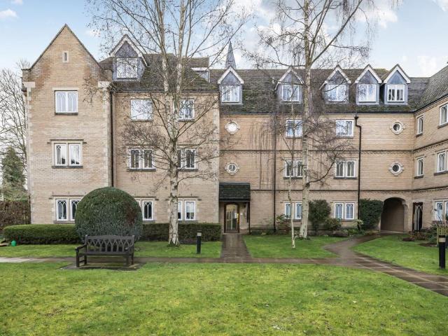 Flat for sale in The Slade, Oxfordshire