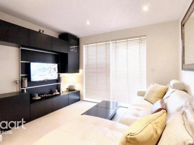 Flat for sale in Little Stanmore, Greater London