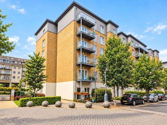 Flat for sale in Drayton Garden Village, Greater London