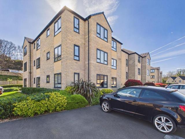 Flat for sale in West Yorkshire