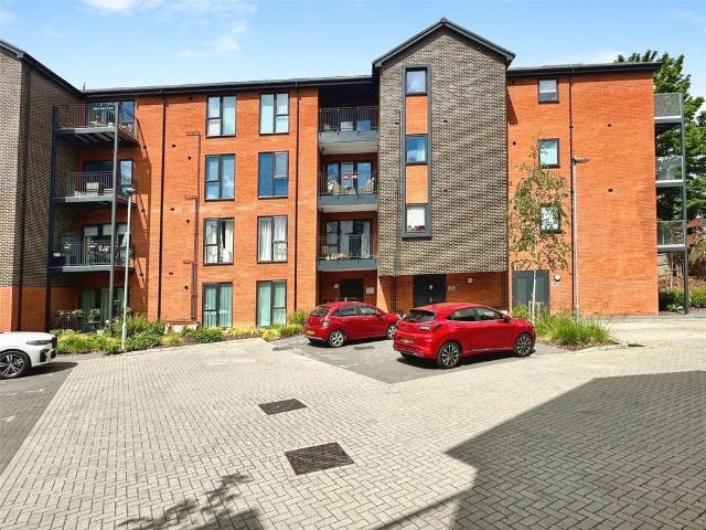 Flat for sale in Wokingham, Isle Of Man