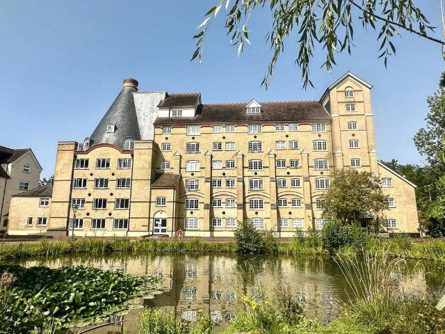 Flat for sale in Epping, Essex