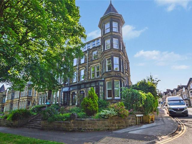 Flat for sale in Low Harrogate, Harrogate