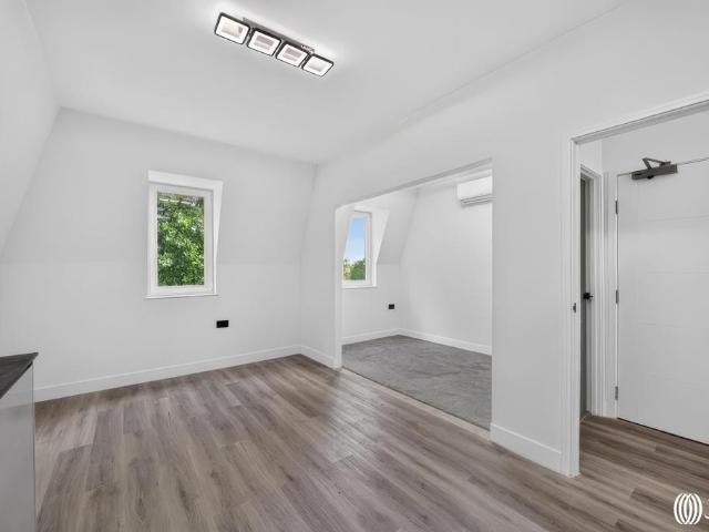 Flat for sale in Plaistow, Greater London