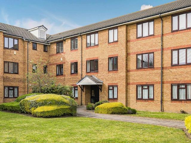 Flat for sale in Well Hall, Greater London