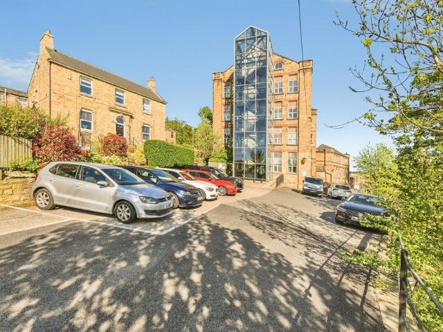 Flat for sale in Bradley, West Yorkshire